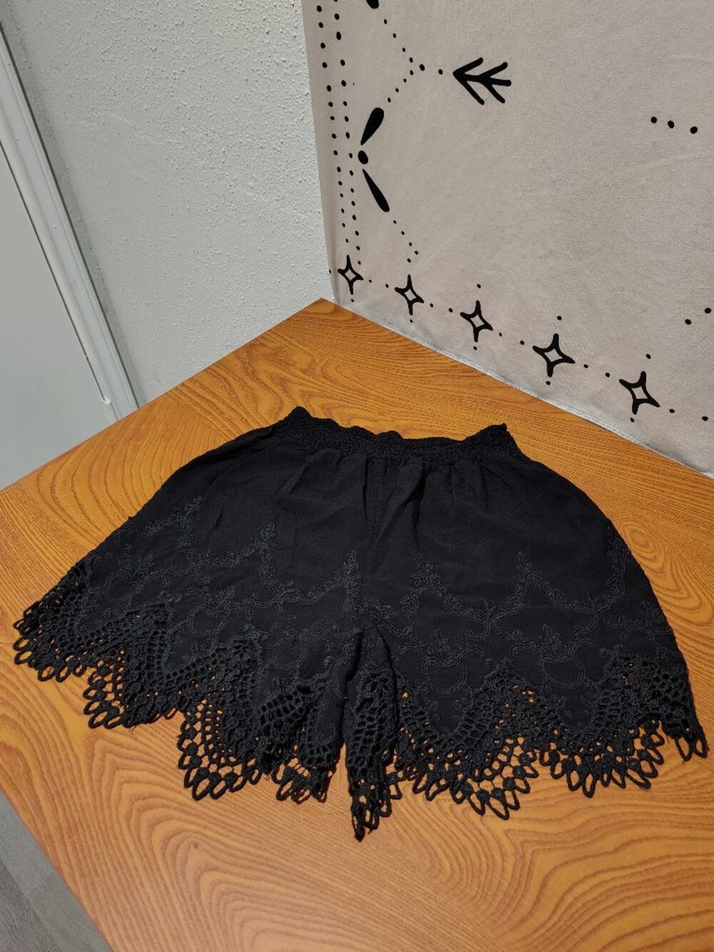 Rue21 Scalloped Crochet Trim Shorts
